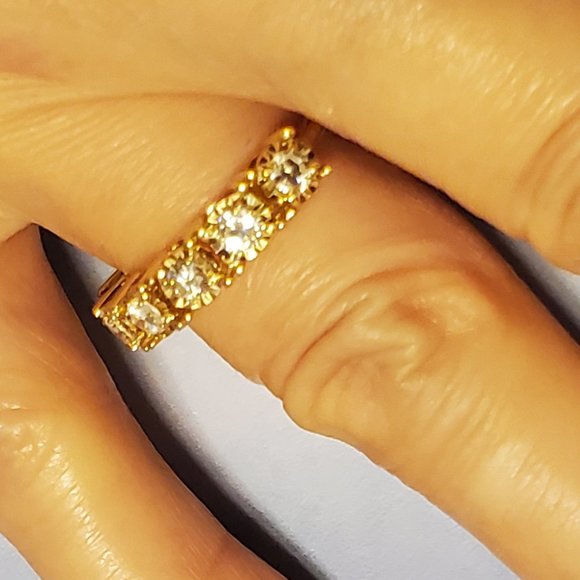 Brand new 14K beautiful wedding band - Picture 10 of 10